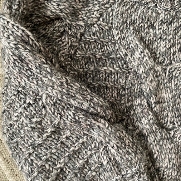 Medium wool GAP sweater - Picture 10 of 11